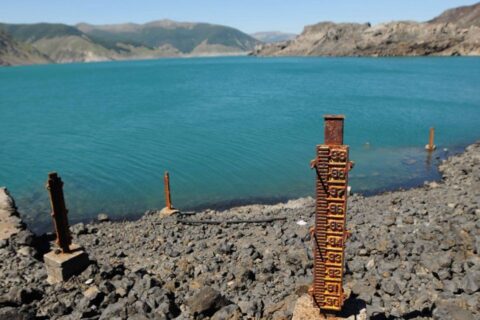 Plusmining embalse con poca cantidad de agua