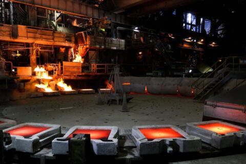 Plusmining cobre fundido enfriándose