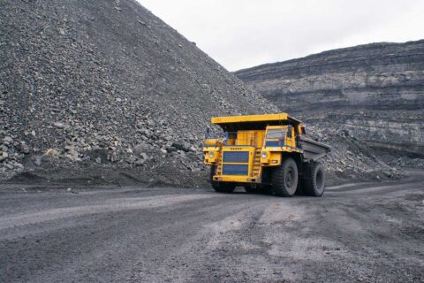 Plusmining-prensa-mundo-sin-mineria-foto-camion