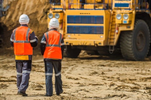 trabajadores mineros en obras